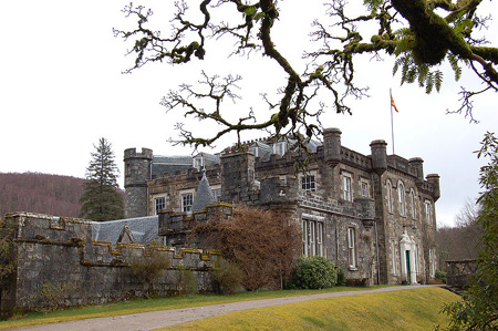 Achnacarry_Castle_Scotland