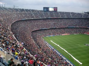 Explicando economía a través del fútbol: el rol de las aficiones de los clubes de fútbol